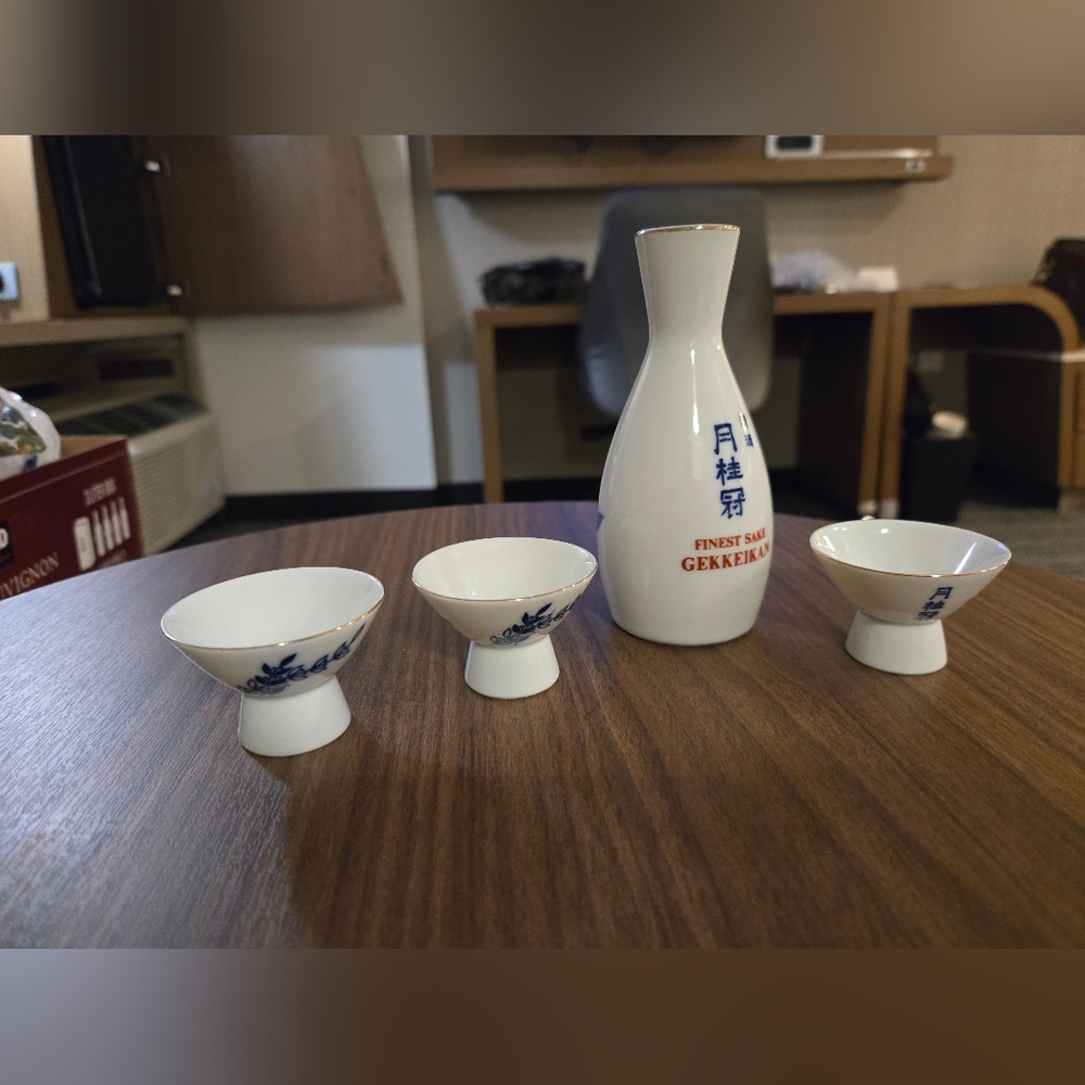 Vintage Gekkeikan Sake Set with Blue Accents